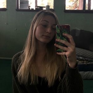 Meet your Posher, Bella-mia